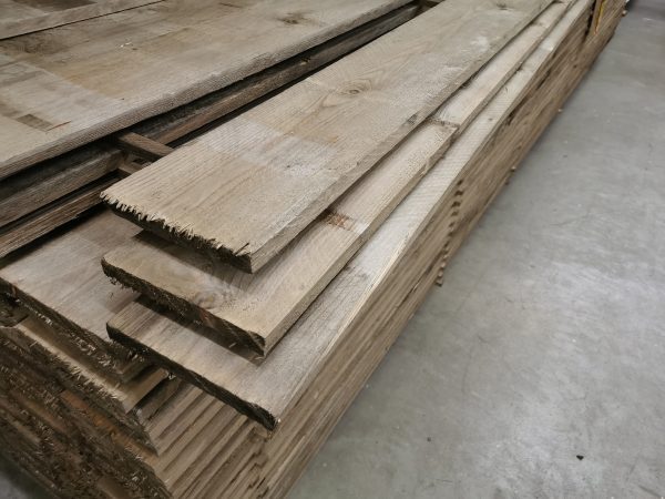 Steigerplank old grey, mooi verweerd steigerhout. De ideale basis voor iedere klus. Verkrijgbaar bij Bouwie