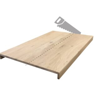 Overzettrede paneel eiken zonder anti-slip frezing. de stippenlijn en geïllustreerde zaag laten zien dat je uit het paneel twee treden kunt halen