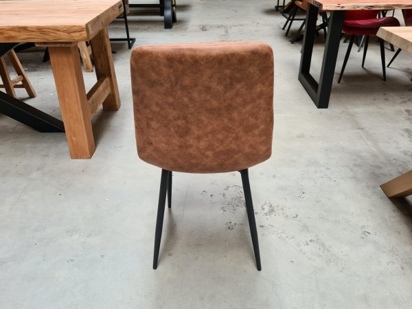 Stoel Quebec in de kleur Camel. Leuke stoelen voor een kleine prijs bij Bouwie verkrijgbaar