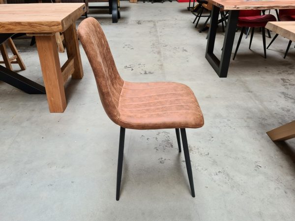 Stoel Quebec in de kleur Camel. Leuke stoelen voor een kleine prijs bij Bouwie verkrijgbaar