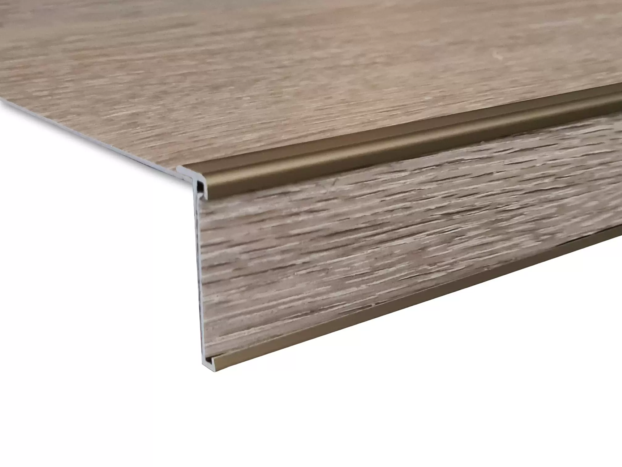 Neusprofiel trap, RVS kleur van aluminium. Ter afwerking van PVC traptreden. Verkrijgbaar bij Bouwie