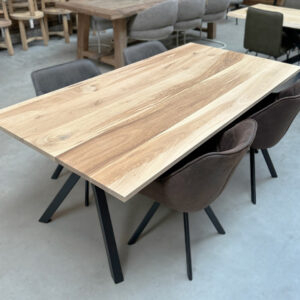 Overzicht foto tafelblad met brede lamellen